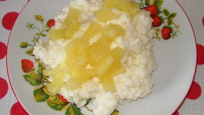 Sladká rýže s ovocem