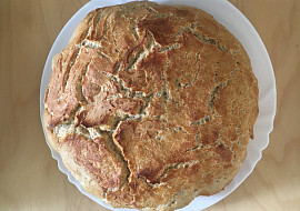 Domácí hrnkový pšenično-žitný chléb