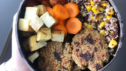 Falafel bowl s quinou
