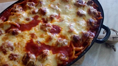 Zapečené mleté kuličky s gnocchi a sýrem