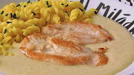Sardelková /ančovičková/omáčka s kuřecím plátkem
