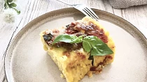Zapečená polenta s mozzarellou a rajčaty