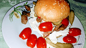 Vepřové gyros nudličky v žemli
