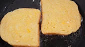 Jednoduchý toast obalený ve vajíčku