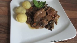 Kuřecí prsíčka v houbové omáčce