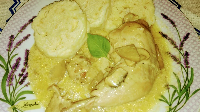 Kuře s houbami po chalupářsku