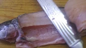 Pstruzi v papilotě (zabalené jako dopis v pečícím papíru), První filet