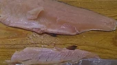 Pstruzi v papilotě (zabalené jako dopis v pečícím papíru), Ještě vyříznout žebra