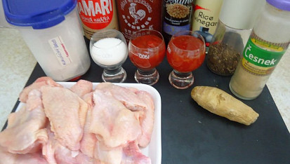 Korejská pálivá křidélka (Hot Wings)