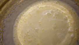 Mrkvový biskupský chlebíček s ořechy a rozinkami