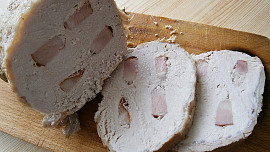 Vepřové karé na špeku dušené v papiňáku