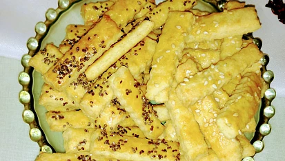 Kukuřičné chuťovky k vínečku, Vpravo se sezamem, vlevo s chia semínky