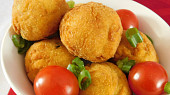 Krokety z bramborové kaše se smaženou cibulí a sýrem