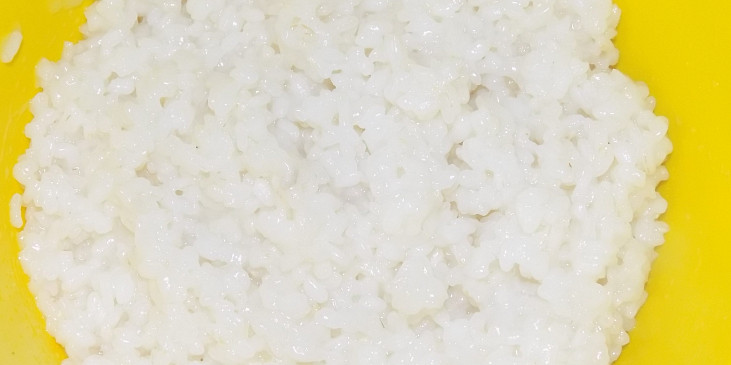 Rýže dušená v mikrovlnce (Ryža po 3 min vlnenia na 850 W.)