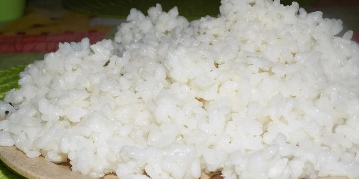 Rýže dušená v mikrovlnce (Ryža po 7 min na 170 W, hmotnosť 567 g.)
