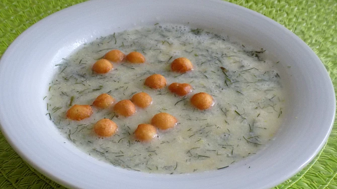 Krémová fazolková polévka s tvarohem