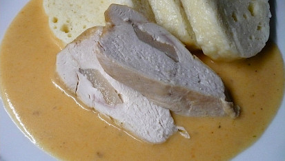 Kuřecí prsa se zeleninovo-smetanovou omáčkou