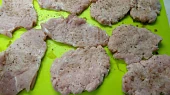 Medailonky na smetaně s cibulovou natí