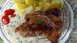 Medailonky na smetaně s cibulovou natí