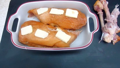 Křenová omáčka s uzeným kuřecím stehnem