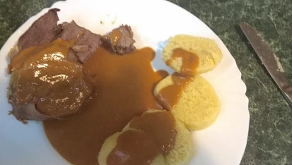 Kančí kýta  s hořčicí