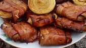 Grilovaná cibule ve slanině