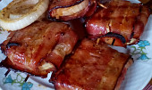 Grilovaná cibule ve slanině