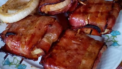 Grilovaná cibule ve slanině