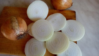Grilovaná cibule ve slanině