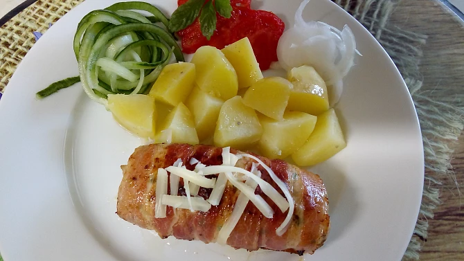 Závitky z  mletého kapra plněné hermelínem