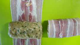 Závitky z  mletého kapra plněné hermelínem