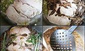 Kuřecí na lahůdkové cibulce a sušených houbách