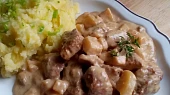 Vepřová plec ve smetanových kedlubnách