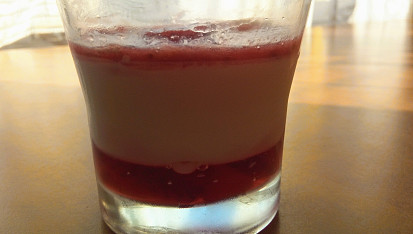 Panna cotta s jahodami