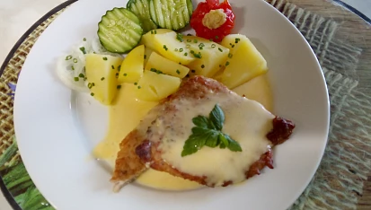 Grilovaná kotleta s krémovou omáčkou