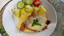 Grilovaná kotleta s krémovou omáčkou