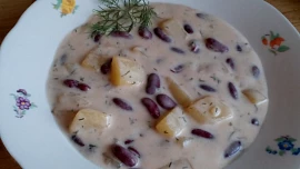 Vydatná fazolová polévka s koprem