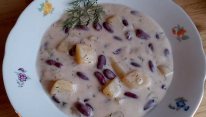 Vydatná fazolová polévka s koprem