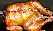 Grilované kuře plněné chlebovo-sýrovou nádivkou