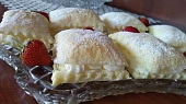 Křehké polštářky z listového těsta
