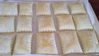 Křehké polštářky z listového těsta