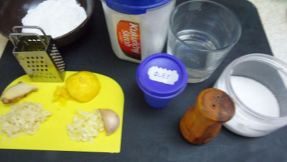 Křupavé kuřecí nudličky v citronové omáčce
