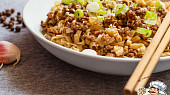 Rychlé asijské hovězí ramen nudle (v detailu)