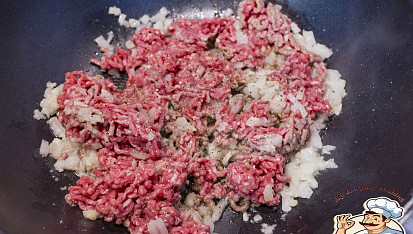 Rychlé asijské hovězí ramen nudle, začátek vaření