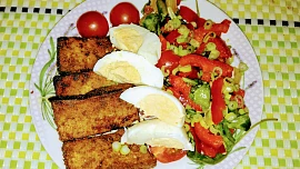 Tofu se salátem a vejcem