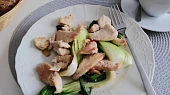 Pak choi s kuřecím prsíčkem