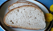Pšenično-žitný chléb s jogurtem ve tvaru věnce