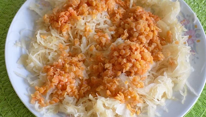 Červená čočka s uzeným tofu a kysaným zelím