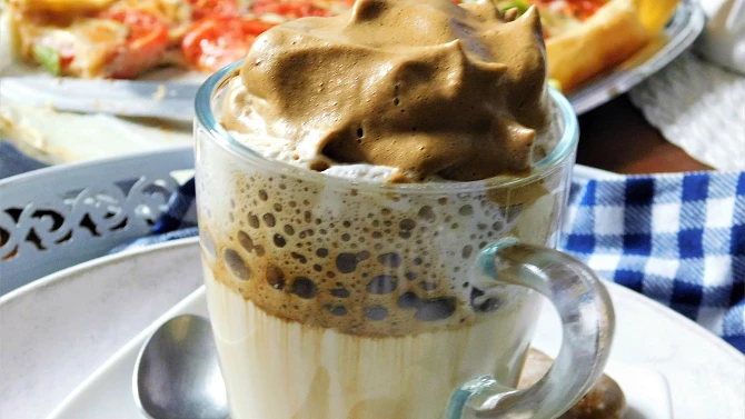 Dalgona kafe