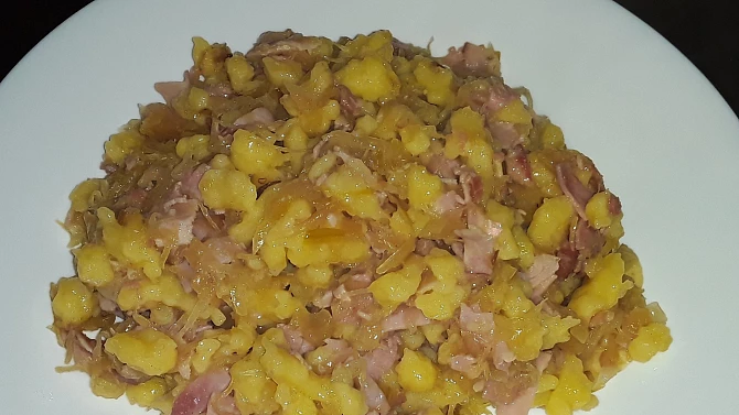 Bramborové halušky se zelím a uzeným, Bramborové halušky 
